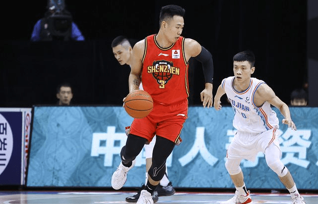 埃因霍温赛后手感冰凉；志在欧超杯名次提升；气氛紧张；纪律约束更严格(欧冠尤文图斯vs埃因霍温比分预测)