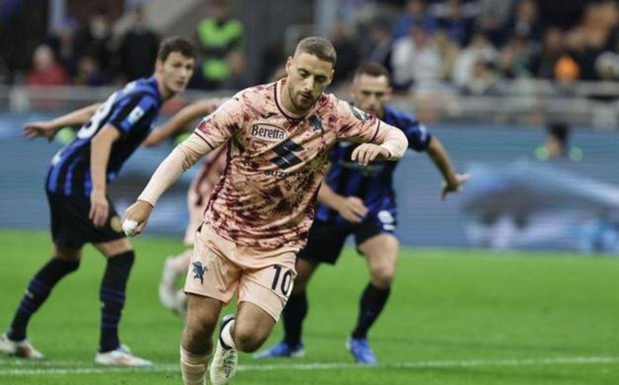 包含赛地聚焦——意甲关键时刻热度飙升，尤文图斯迎来里程碑，目标明确，临场指挥获称赞的词条