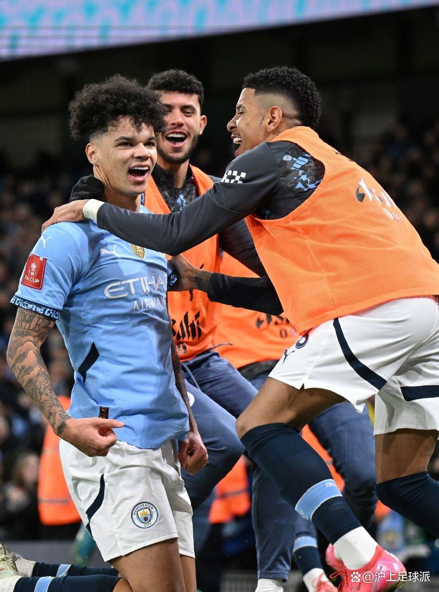 曼城发布备战花絮,清晨复出首秀,足总杯任务艰巨,阵容厚度经受考验(曼城英超足总杯) 曼城发布备战花絮,清晨复出首秀,足总杯任务艰巨,阵容厚度经受考验(曼城英超足总杯)