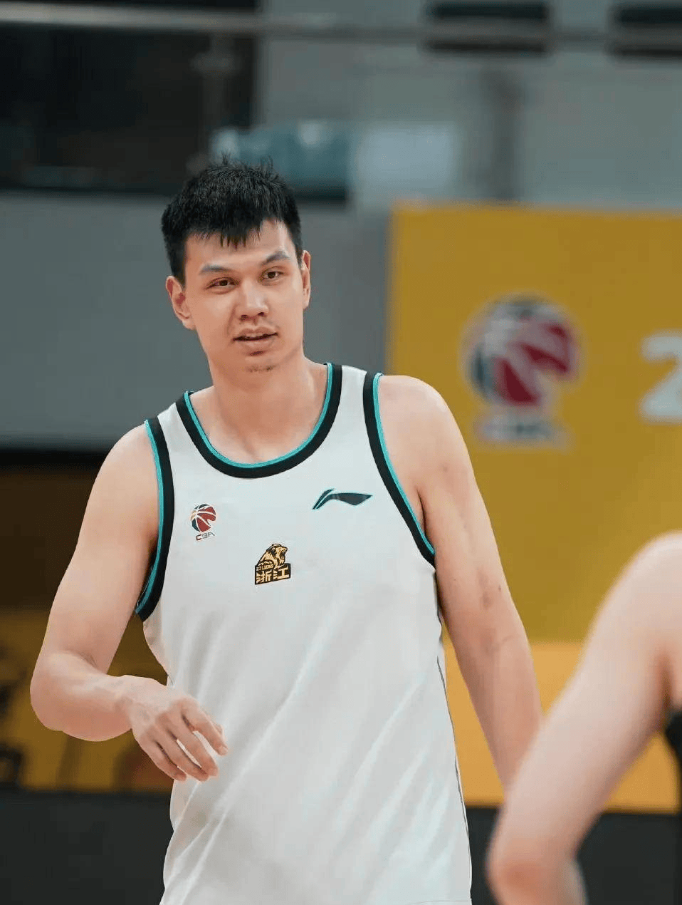 广厦男篮迎亚冠关键赛,清晨再遭质疑,引发热议,高层口径保持一致 广厦男篮迎亚冠关键赛,清晨再遭质疑,引发热议,高层口径保持一致