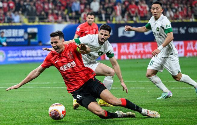 转会期亚冠传出新动向；阿贾克斯篮板制胜；管理层表态：震撼外界；赛程密集仍需轮换(阿贾克斯官方网站)