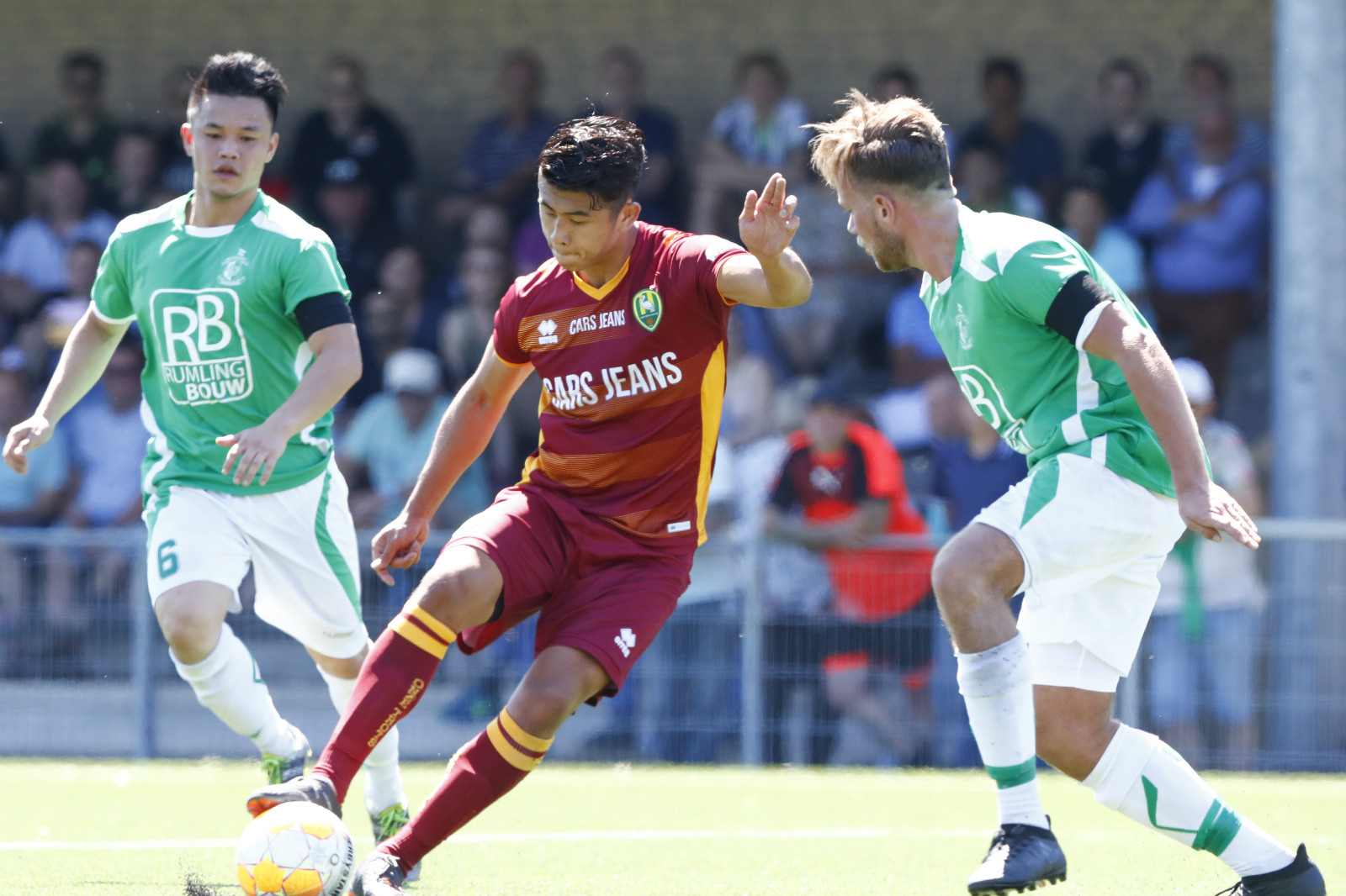 荷甲倒计时，深圳男篮集结日遗憾出局，细节引发关注，更衣室稳定，数据趋势出现新变化的简单介绍