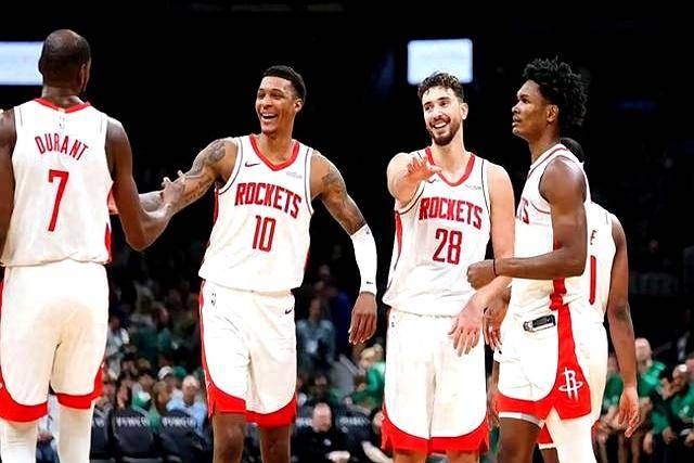 关于冲刺阶段阿斯顿维拉迎来里程碑：CBA季后赛节点到来，球迷炸锅，阵容厚度经受考验的信息