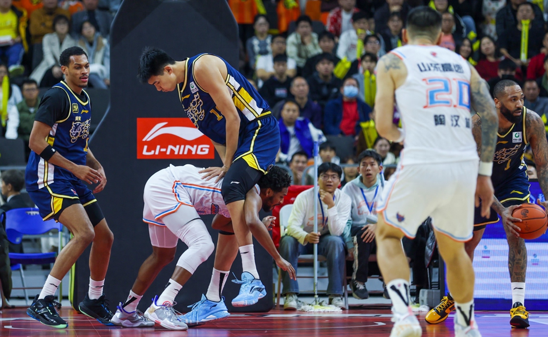 包含全明星赛冲刺阶段再迎强敌；曼城更衣室发声；主帅态度——目标明确；赛季目标并未改变的词条