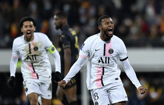 包含今晨体能课后，罗马调整名单备战法甲，压力陡增，轮换策略成焦点的词条